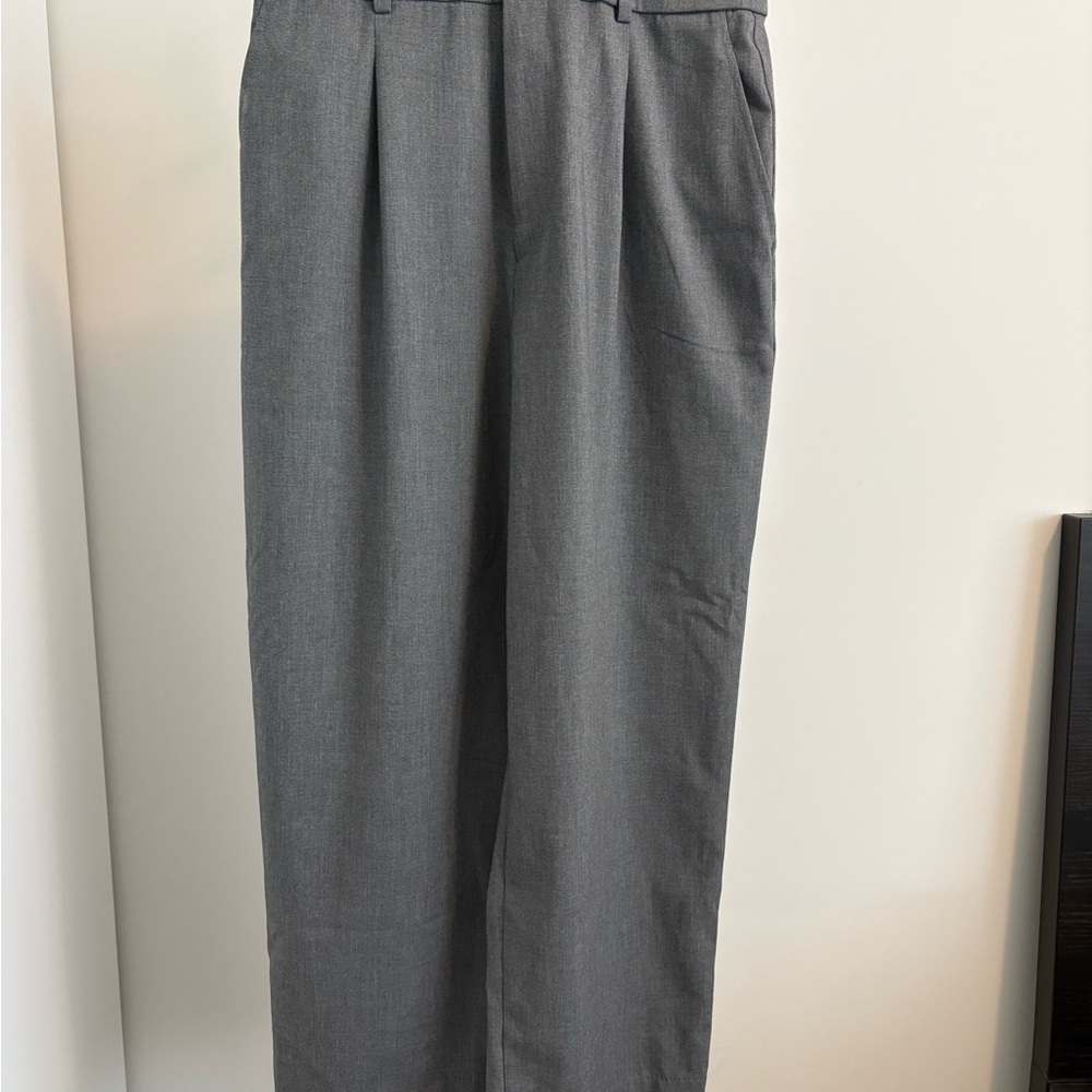 UNIQLO Gray Pleated Trousers